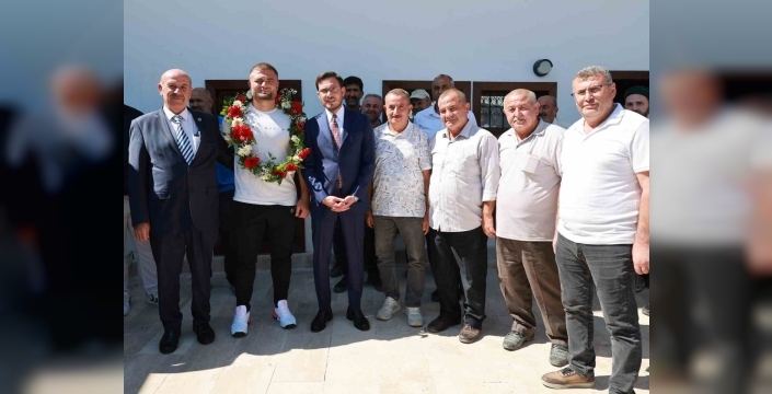 Başpehlivan Serhat Elvan, Tokat'ta coşkulu karşılama