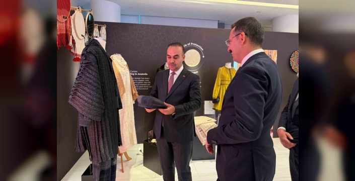 Elazığ'ın 8 Köşeli Kasketi, New York'ta Dünyayı Büyüledi