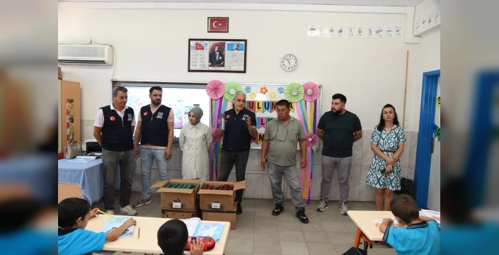 Osmaniye'de öğrencilere çevre dostu hediye: Su matarası