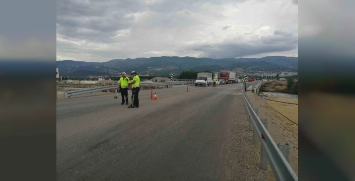 Tokat'ta fındık işçilerini taşıyan minibüs ile kamyon çarpıştı: 8 yaralı