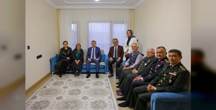 Vali Eldivan, Gaziler Günü'nde şehit ailesi ve gaziyi ziyaret etti