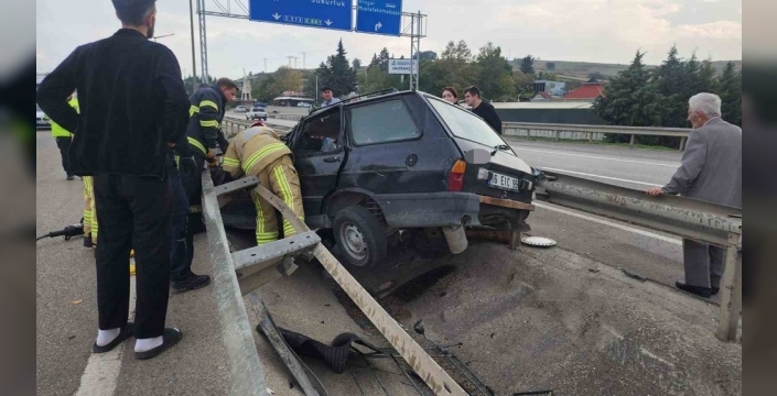 Bursa'da feci kaza: 4 kişi yaralandı