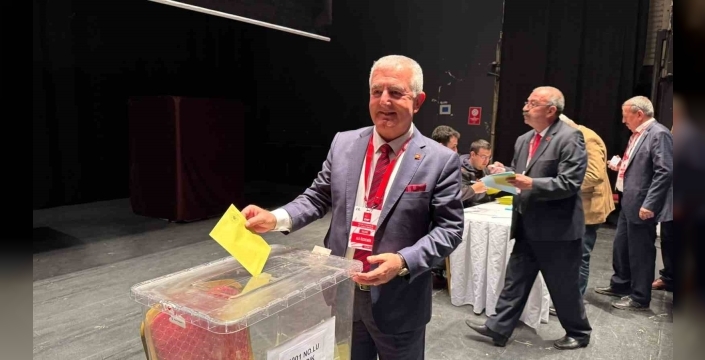 CHP'de gergin kongre: Ali Özdemir güven tazeledi