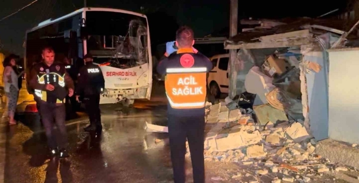 Edirne'de alkollü sürücü eve daldı: Ev kullanılamaz hale geldi