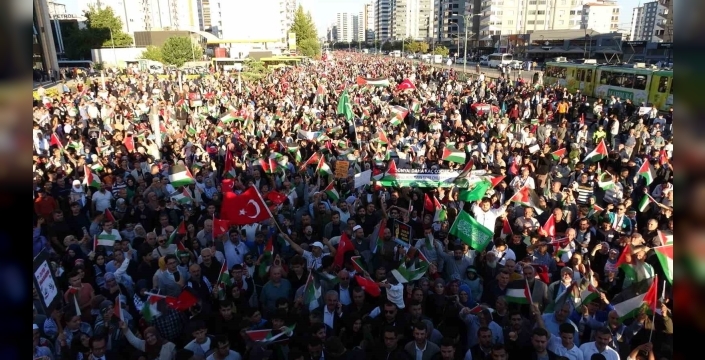 Gaziantep'te binlerce kişi Filistin'e destek yürüyüşüne katıldı