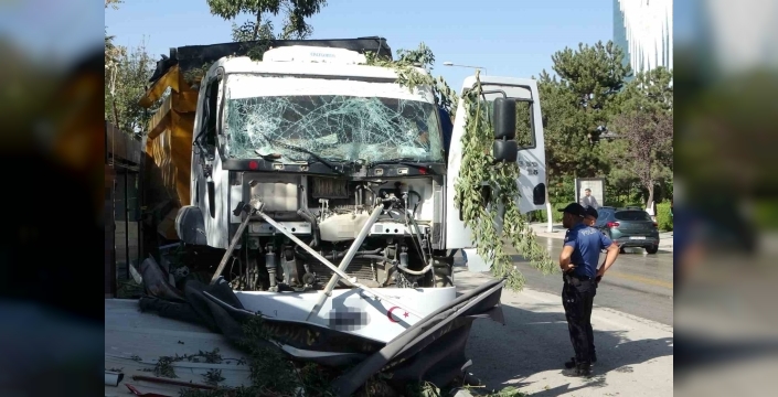 Malatya'da hafriyat kamyonu dehşet saçtı: 4 iş yeri kullanılamaz hale geldi