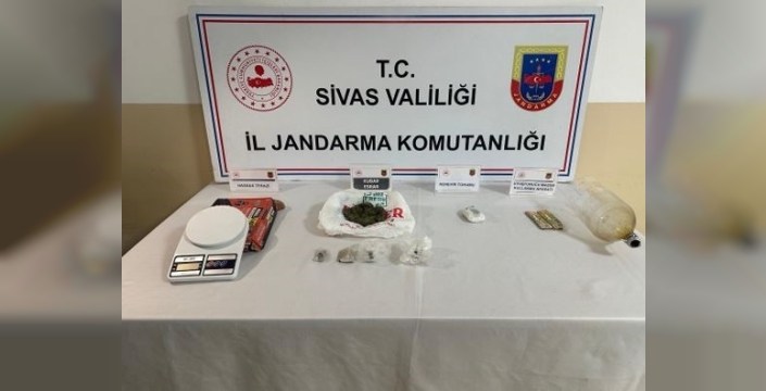 Sivasta evden uyuşturucu çıktı: 15 yıl hapis cezalı firari yakalandı