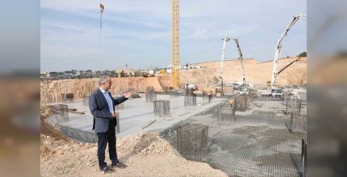 Çayırova'da sağlık fırtınası: Devlet hastanesi temeli atıldı, yüzde 30 tamamlandı! Şifa kapısı aralanıyor!