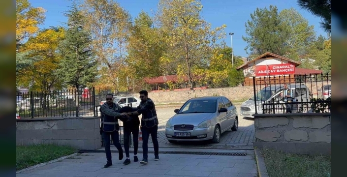 Dolandırıcılar, Tokat’taki yaşlı çifti hedef alarak Antalyada yakalandı