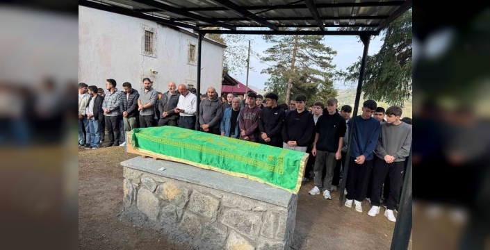 Giresun yasta: Genç futbolcu Samet Şahin, trafik kazasında vefat etti, gözyaşları sel oldu