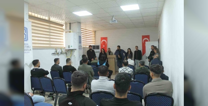 Mardin'de yükümlüler, ünlü oyuncularla keyifli bir buluşma gerçekleştirdi