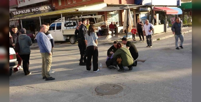 Şok kaza: Ehliyetsiz sürücünün çarpışmasıyla motosikletli genç yola savruldu!