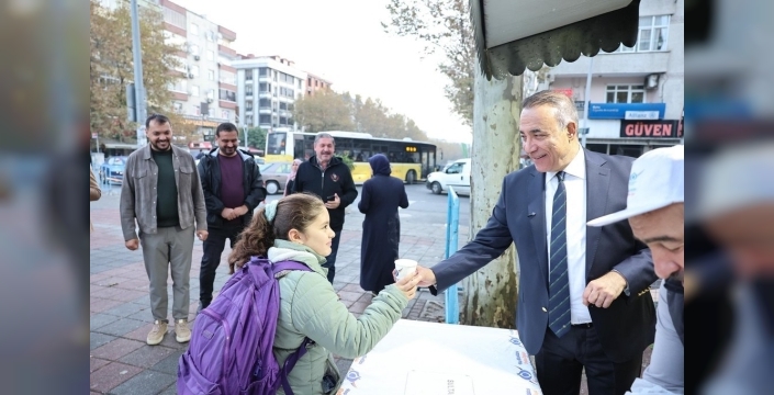 Sultangazi Belediyesi’nden sabah akşam sıcak çorba ikramı