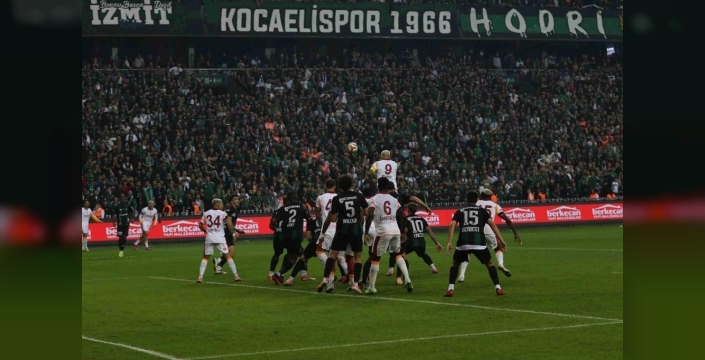 Trendyol Süper Lig'de Kocaelispor, Galatasaray'ı ilk yarıda geride bıraktı