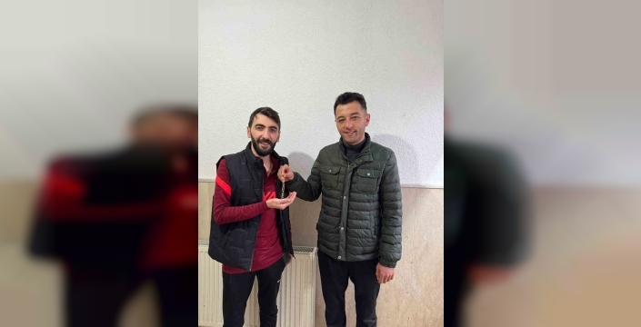 Ağrı'da kaybolan altın bileklik jandarma personelinin örnek davranışıyla sahibine kavuştu
