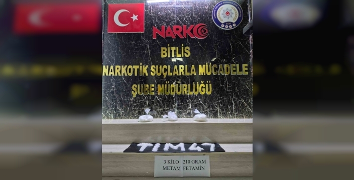 Bitlis'te durdurulan araçta 3 kilo 210 gram metamfetamin bulundu