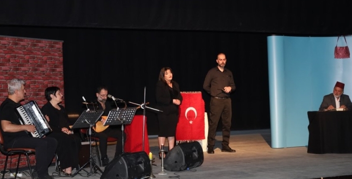 “Bizim Akif” tiyatro oyunu Karapınar’da sahnelendi