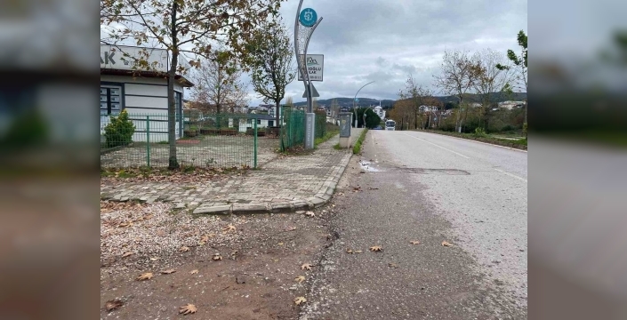 Derince'de otobüs faciası: Altında sürüklenen kadın hayatını kaybetti