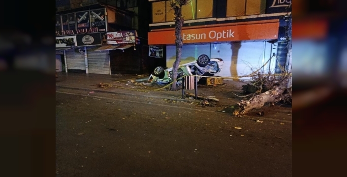 Diyarbakır'da feci kaza: Takla atan araçta 1 kişi hayatını kaybetti