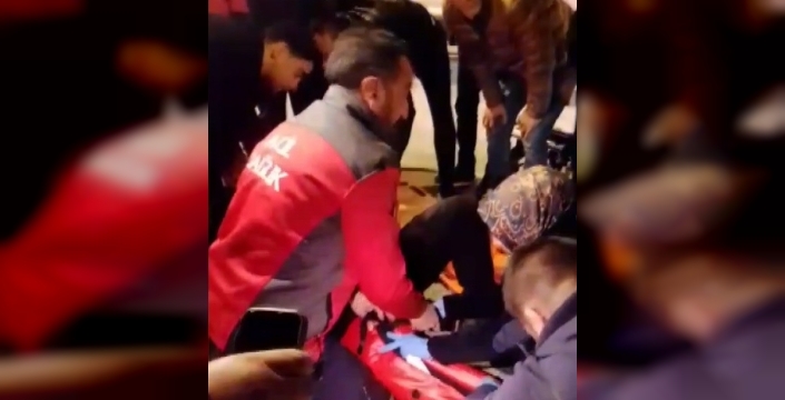 Erzincan'da otomobil ve motosiklet çarpıştı: Sürücü hastaneye kaldırıldı