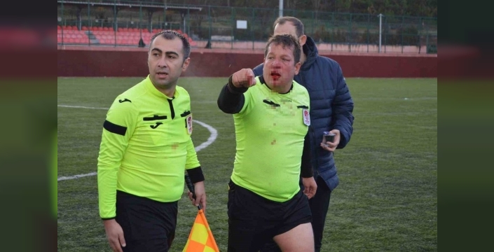 Eskişehir'de şok edici görüntüler: Hakeme saldırı anı kamerada!