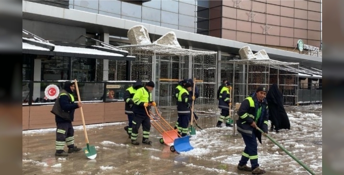 Gaziantep'te kar alarmı: Şehitkamil Belediyesi 750 personelle sahaya iniyor