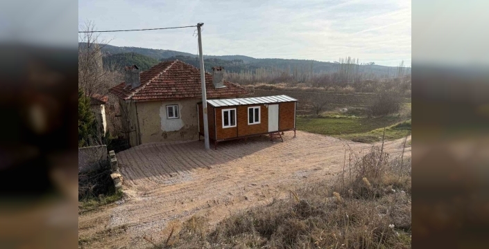 Gediz'de yalnız yaşlı Eyüp amca için dayanışma ruhu: Harabe evden sıcak yuvaya