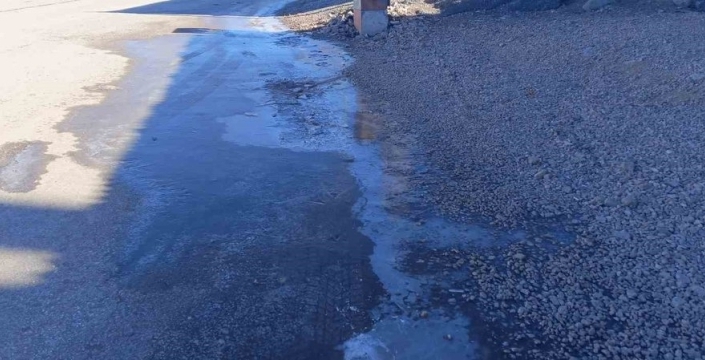 Gölbaşı'nda soğuk hava suları dondurdu