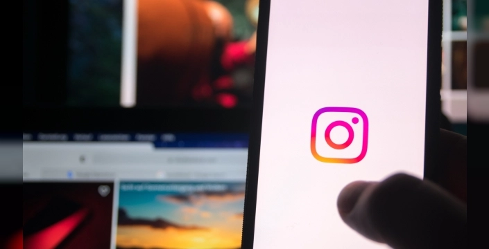 Instagram'da beklenen özellik sonunda geldi: Başkalarının hikayelerini kendi profilinizde paylaşma dönemi başladı!