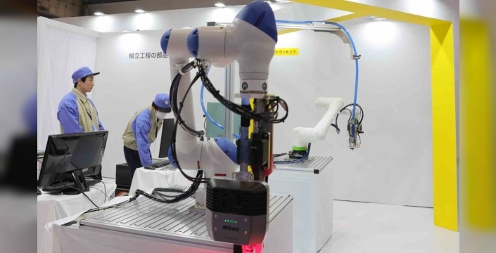 Japonya'daki robot fuarında insansı robot Luca'dan Türkiye'ye lokumlu selam
