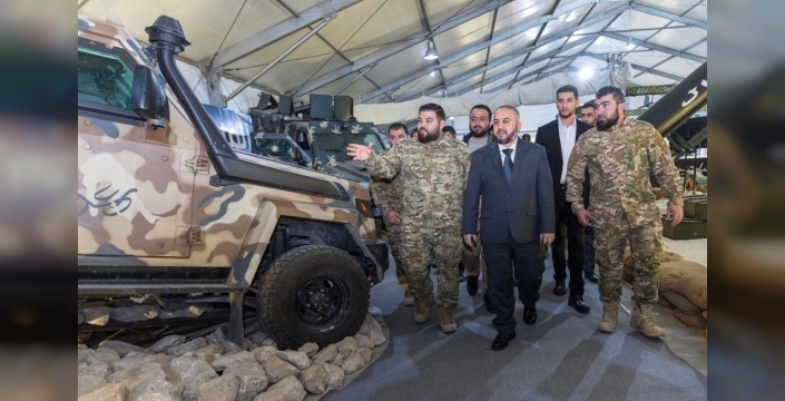 Suriye'de devrim coşkusu: Askeri fuar kapılarını araladı
