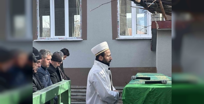 Ankara'da vahşice öldürülen genç kadın, memleketinde son yolculuğuna uğurlandı