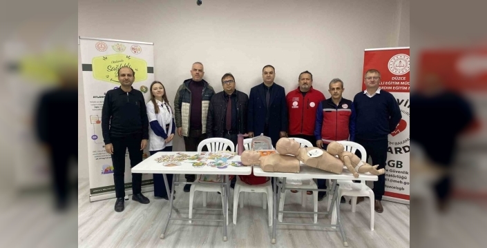 Düzce'de minik öğrencilere sağlık eğitimi verildi