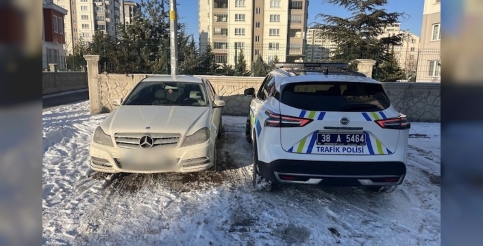 Kayseri'de drift yapan iki araç ve yaya geçidinde durmayan taksiciye ağır para cezaları