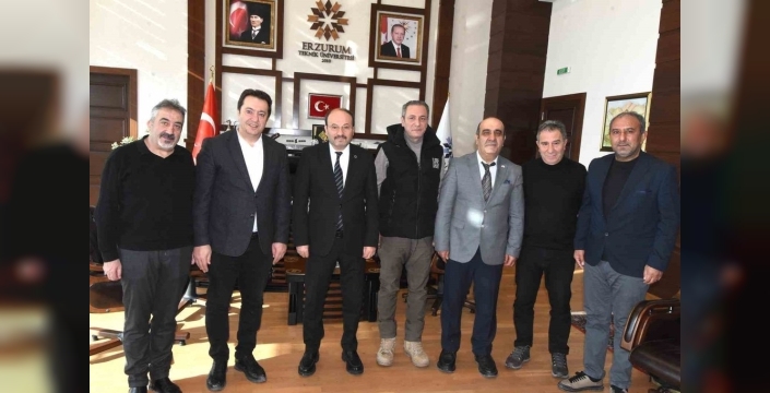Rektör Çakmak, gazetecilik cemiyeti ve federasyonu yönetimleriyle buluştu