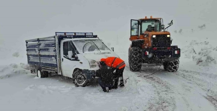 Şırnak beyaza büründü: Kriz masası devrede, yollar için acil seferberlik!