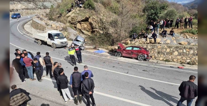Alanya'da feci kaza: 1 ölü, 3 yaralı