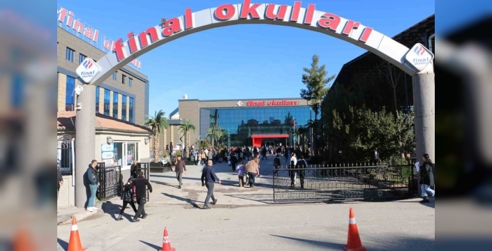 Final Okulları bursluluk sınavına 5 bin öğrenci katıldı