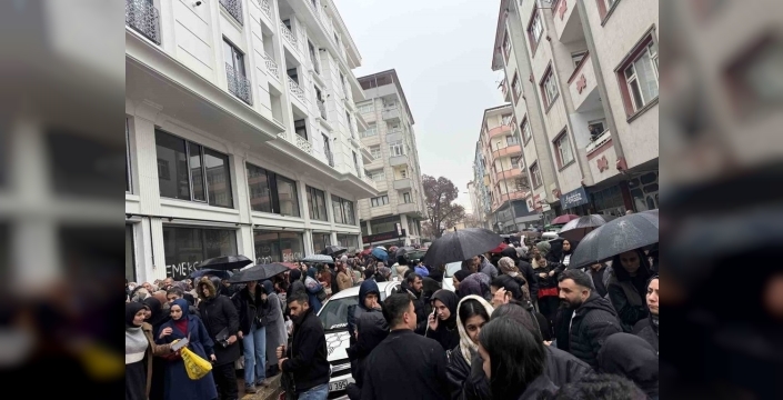 Iğdır'da AVM açılışı yoğun kalabalık nedeniyle iptal edildi