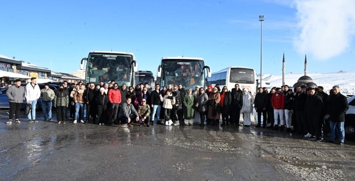 Konyalı berber ve kuaförler kar keyfini Erciyes'te yaşadı
