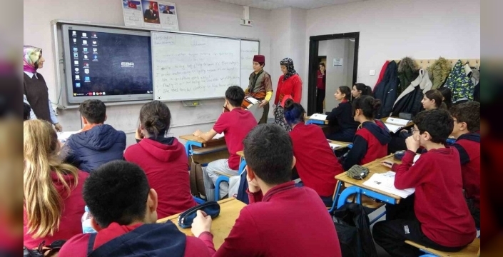 Okullar ramazan ayına özel süslemelerle donatıldı