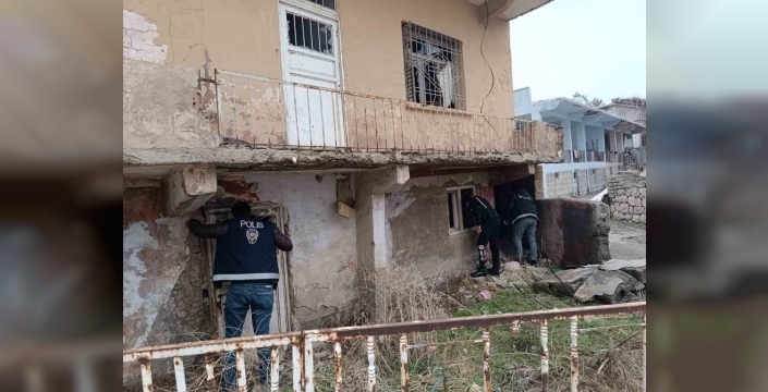 Şırnak parklarında uyuşturucu operasyonu: 5 kişi yakalandı, zehir tacirlerine geçit yok!