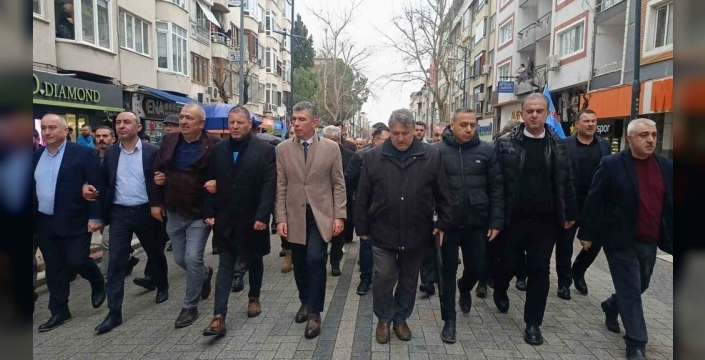 Soma'da Termik Santral İşçileri Sokakta: Ücretsiz İzne Çıkarmaya Tepki