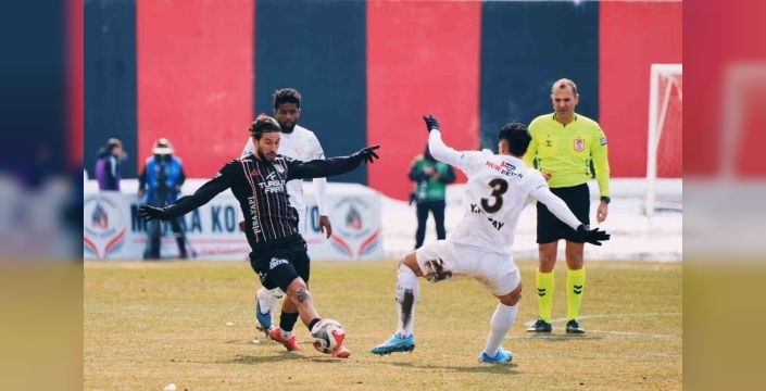 Vanspor FK, Erzurumspor FK'ya 3-0 mağlup oldu