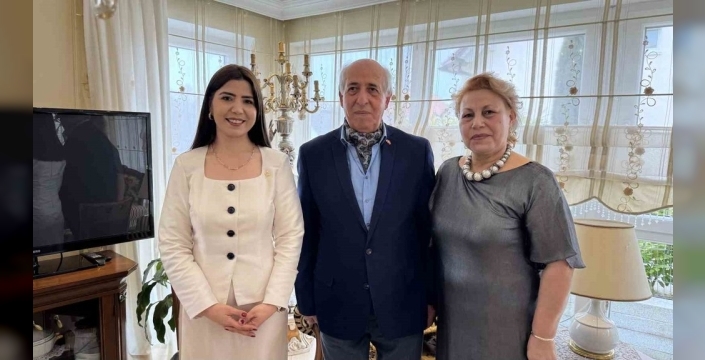 Almanya'da bayram coşkusu: Çocuklar şeker toplamak için kapı kapı dolaştı