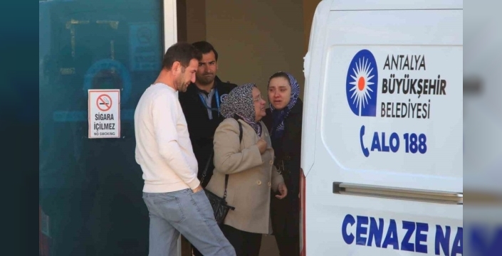 Antalya'da motosiklet kazasında genç hayatını kaybetti