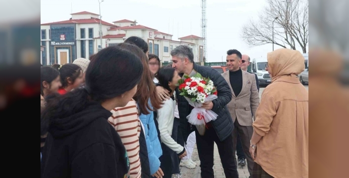 Bayram neşesi Erzurum'da çocuk evlerinde doruğa ulaştı