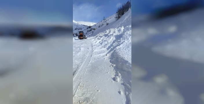 Eğribel Tüneli'nde çığ nedeniyle kapanan yol yeniden ulaşıma açıldı