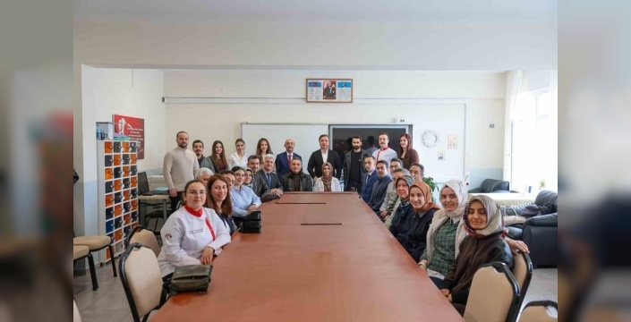 Erzincan'da eğitim seferberliği: Öğretmenlere büyük övgü, öğrencilere destek artıyor