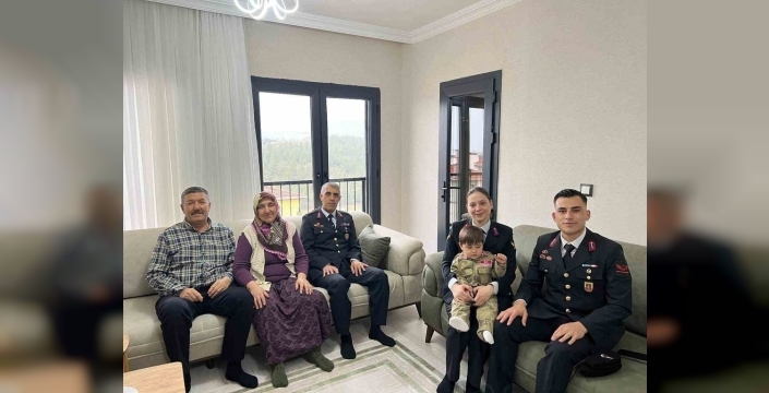 Jandarma'dan şehit ve gazi ailelerine bayram ziyareti